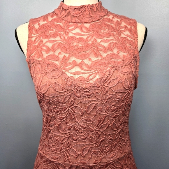 Soprano Sleeveless Midi Floral Lace High Neckline Fitted Dress Womens Size Small - Picture 1 of 16